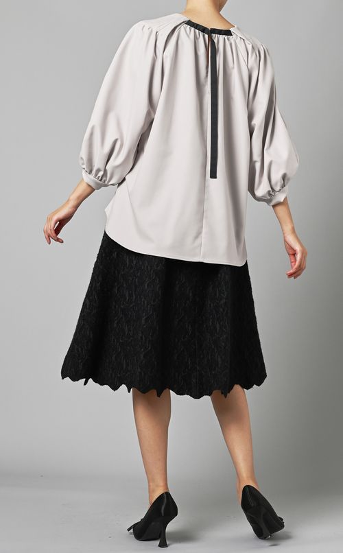 パフスリーブブラウス