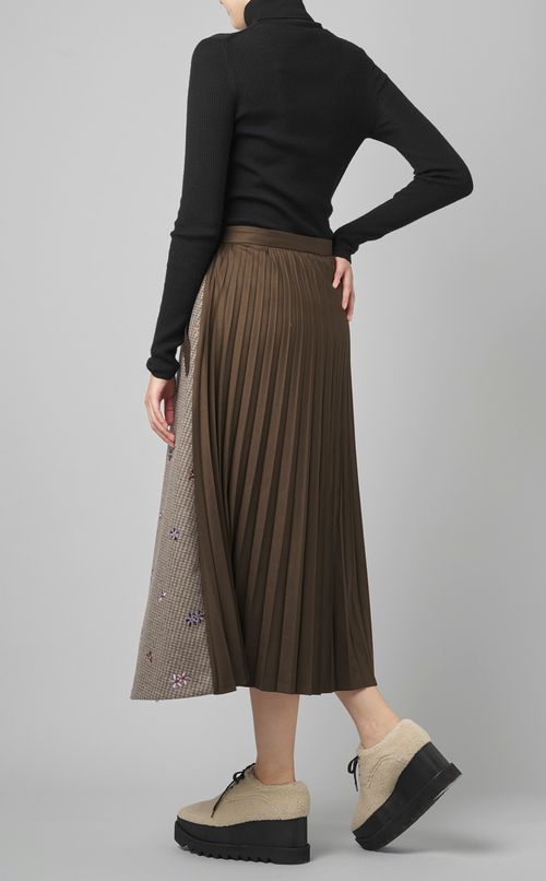 エンブロイダリープリーツスカート