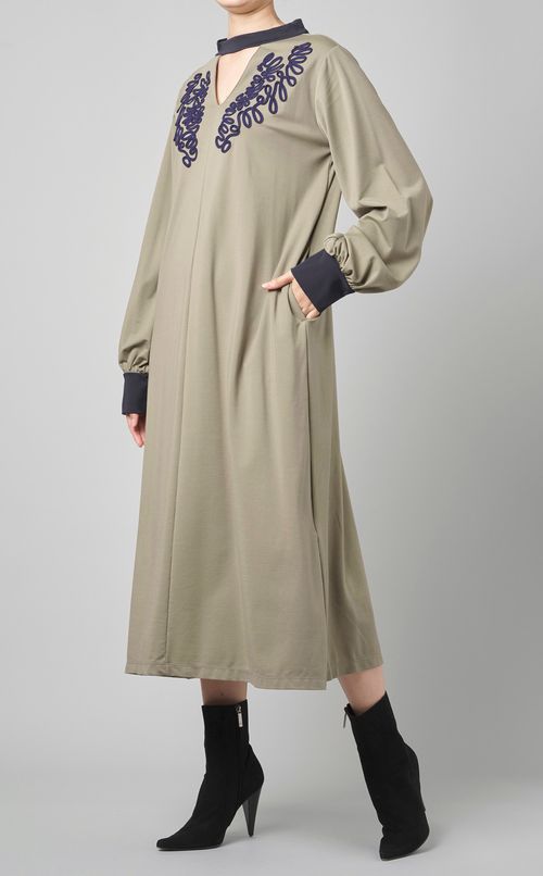 フェザー刺繍ワンピース