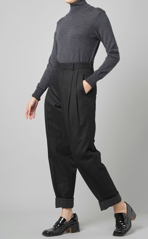 ツータック中綿テーパードパンツ