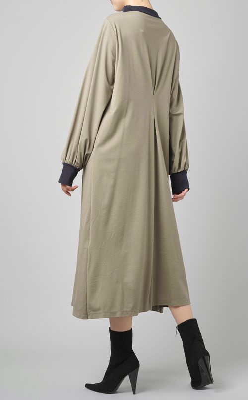 フェザー刺繍ワンピース