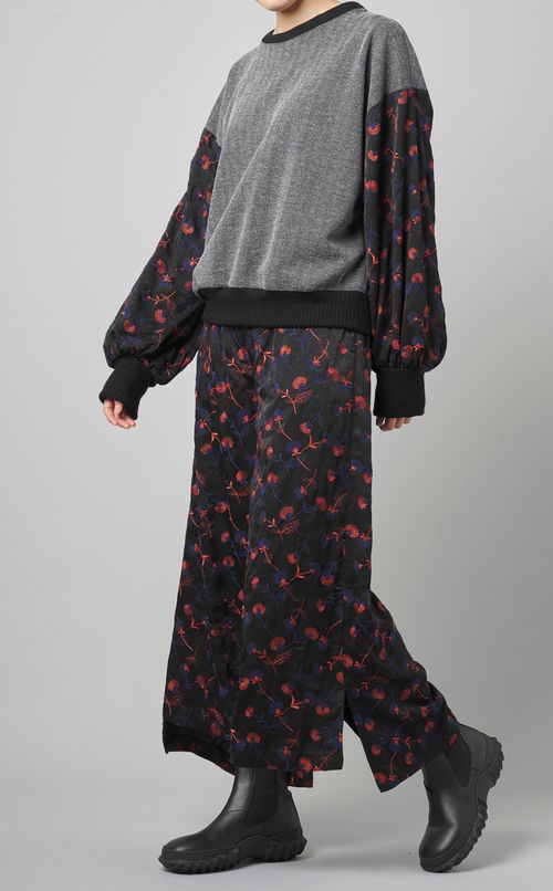 フラワーエンブロイダリープルオーバー