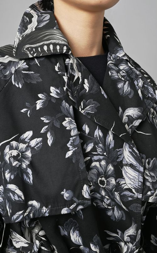 ボタニカルプリントトレンチコート