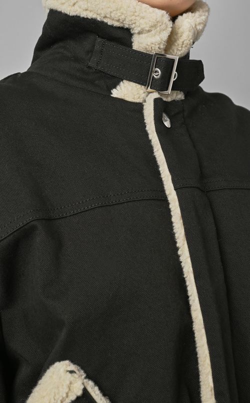 ショートボアブルゾン