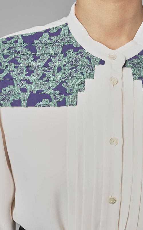 フラワージャガードブラウス