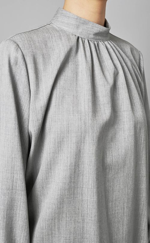 ネックギャザーウールブラウス