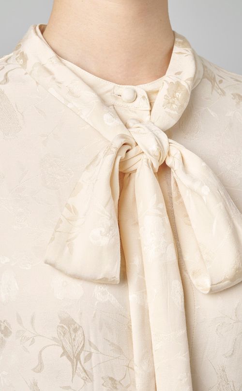 ボウタイワンピース