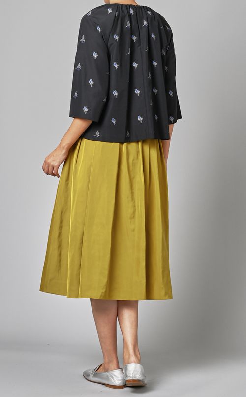 フラワージャガードブラウス