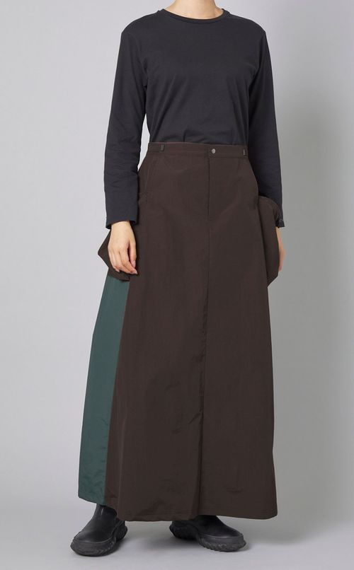 バックプリーツ配色ロングスカート