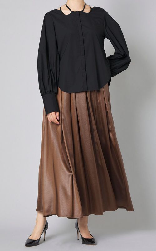 ホルターネックリボンブラウス