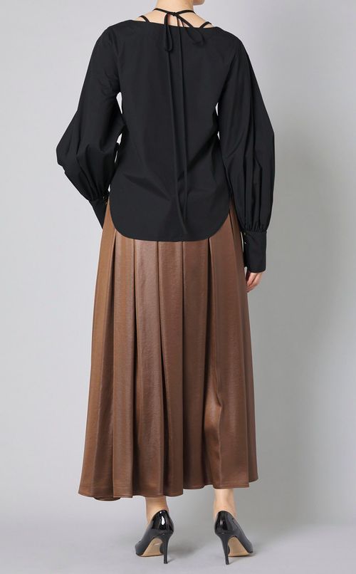 ホルターネックリボンブラウス