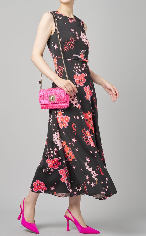 フラワープリントノースリーブワンピース