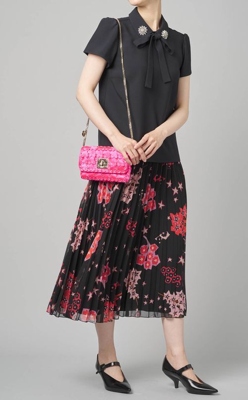 ビジュー付ショートスリーブブラウス