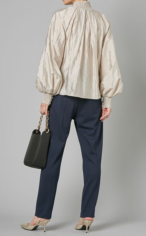 シャーリングハイネックブラウス