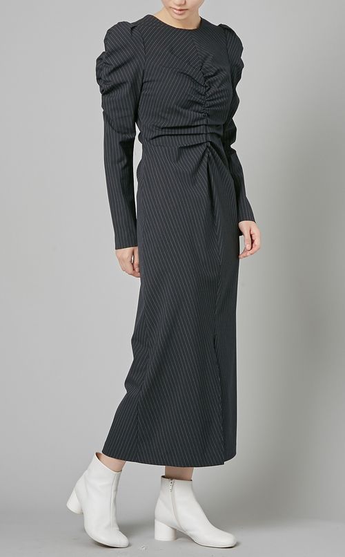 シャーリングストラップワンピース