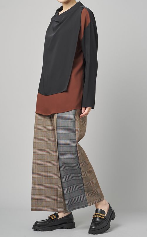 バイカラードレープブラウス