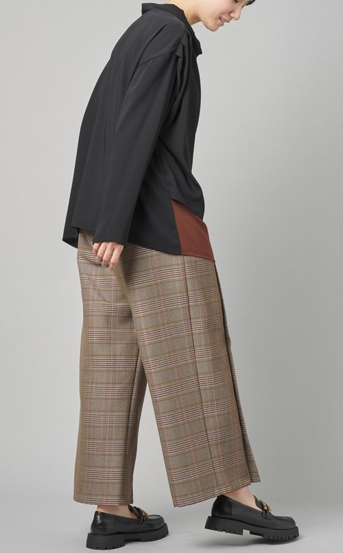 バイカラードレープブラウス