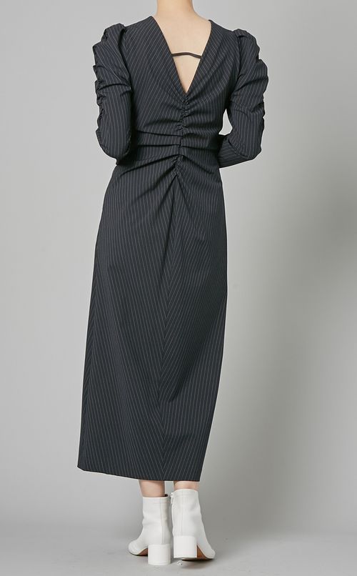 シャーリングストラップワンピース