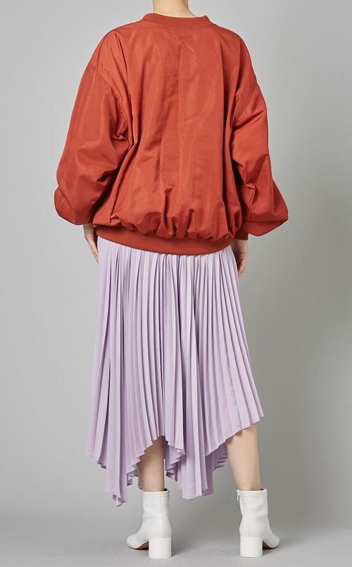 ロゴ入りVネックプルオーバー