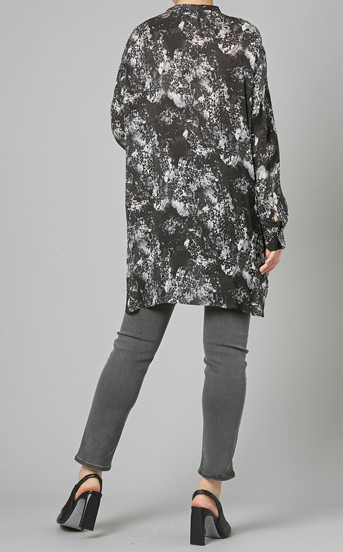 プリントロングブラウス