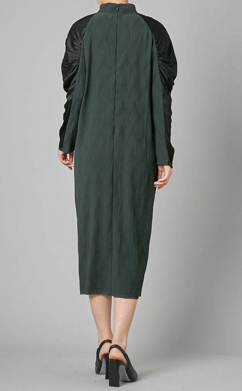 ウェーブプリーツワンピース