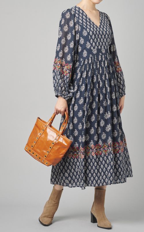 Vネックエンブロイダリーロングワンピース