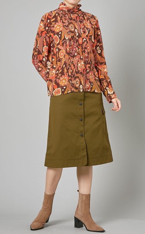 プリントハイネックブラウス