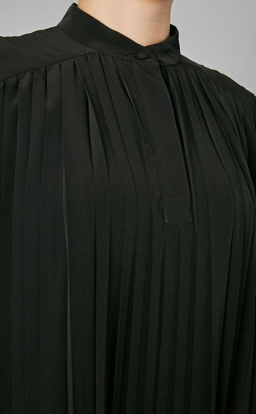 レーススリーブプリーツワンピース