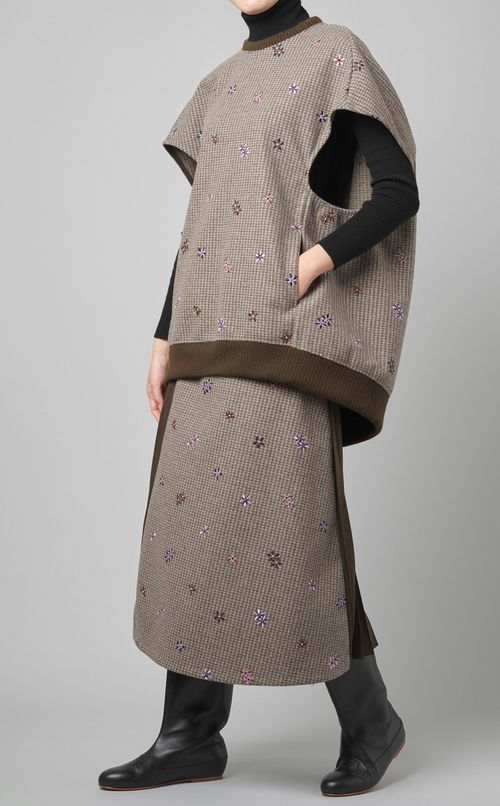 エンブロイダリープリーツスカート