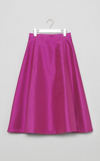 バックサテンフレアスカート