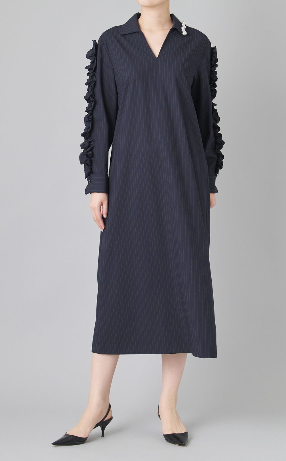 ピンストライプラッフルワンピース