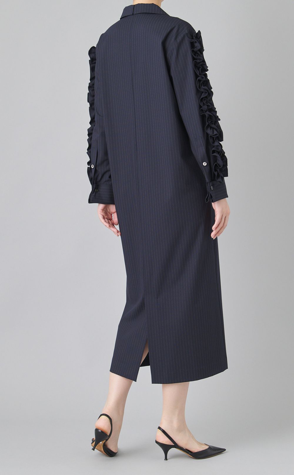 ピンストライプラッフルワンピース