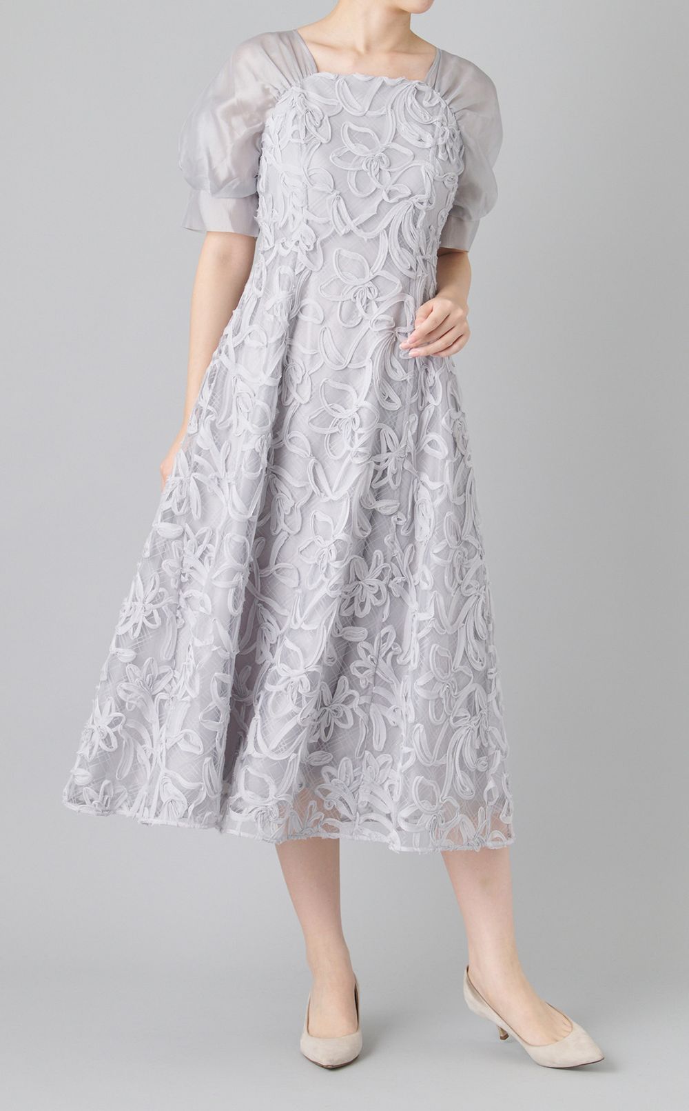 リリーエンブロイダリードレス