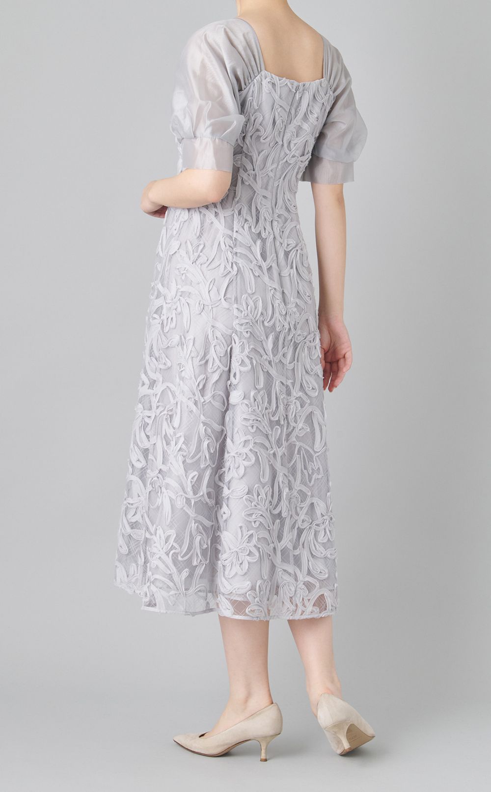 リリーエンブロイダリードレス