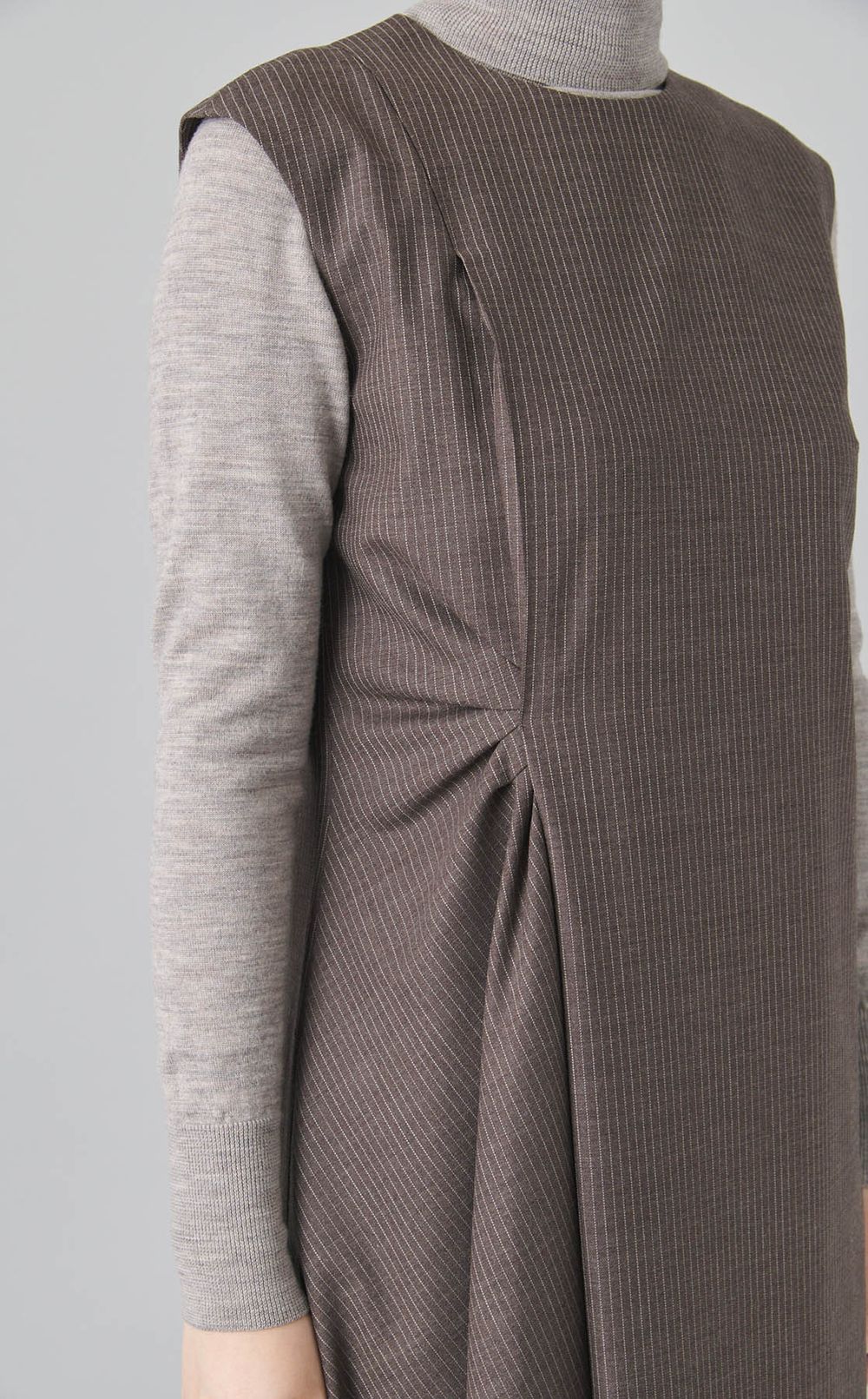 アシンメトリードレープワンピース