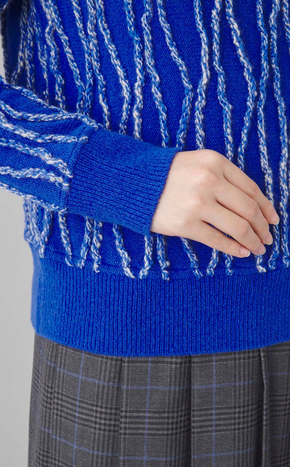 ランダムインレイストライプニット