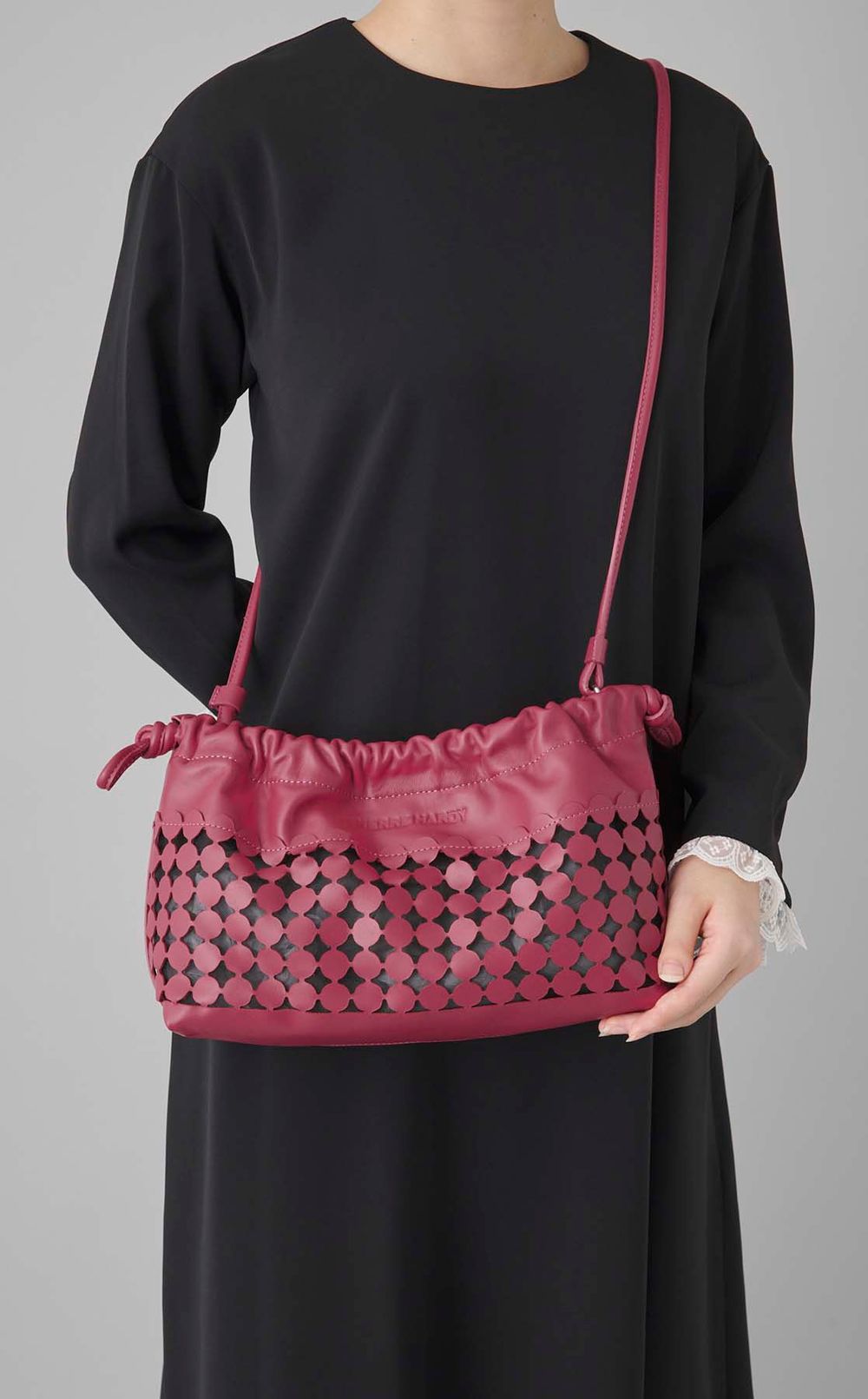 TWINカットワークショルダーバッグ