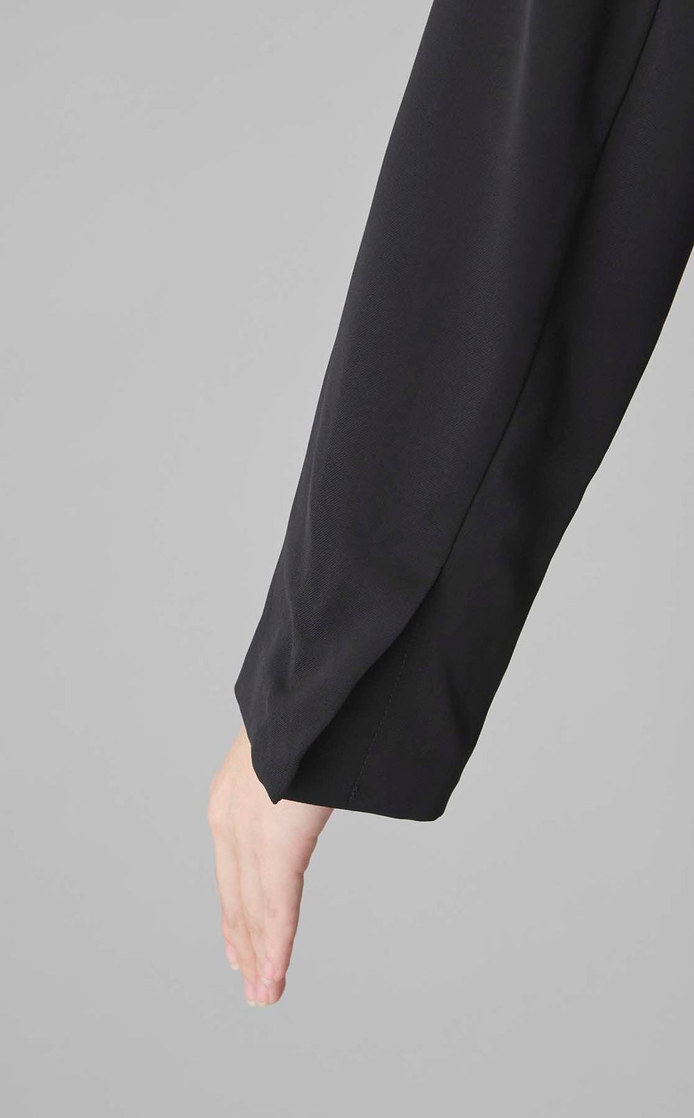 裾レースノーカラーワンピース