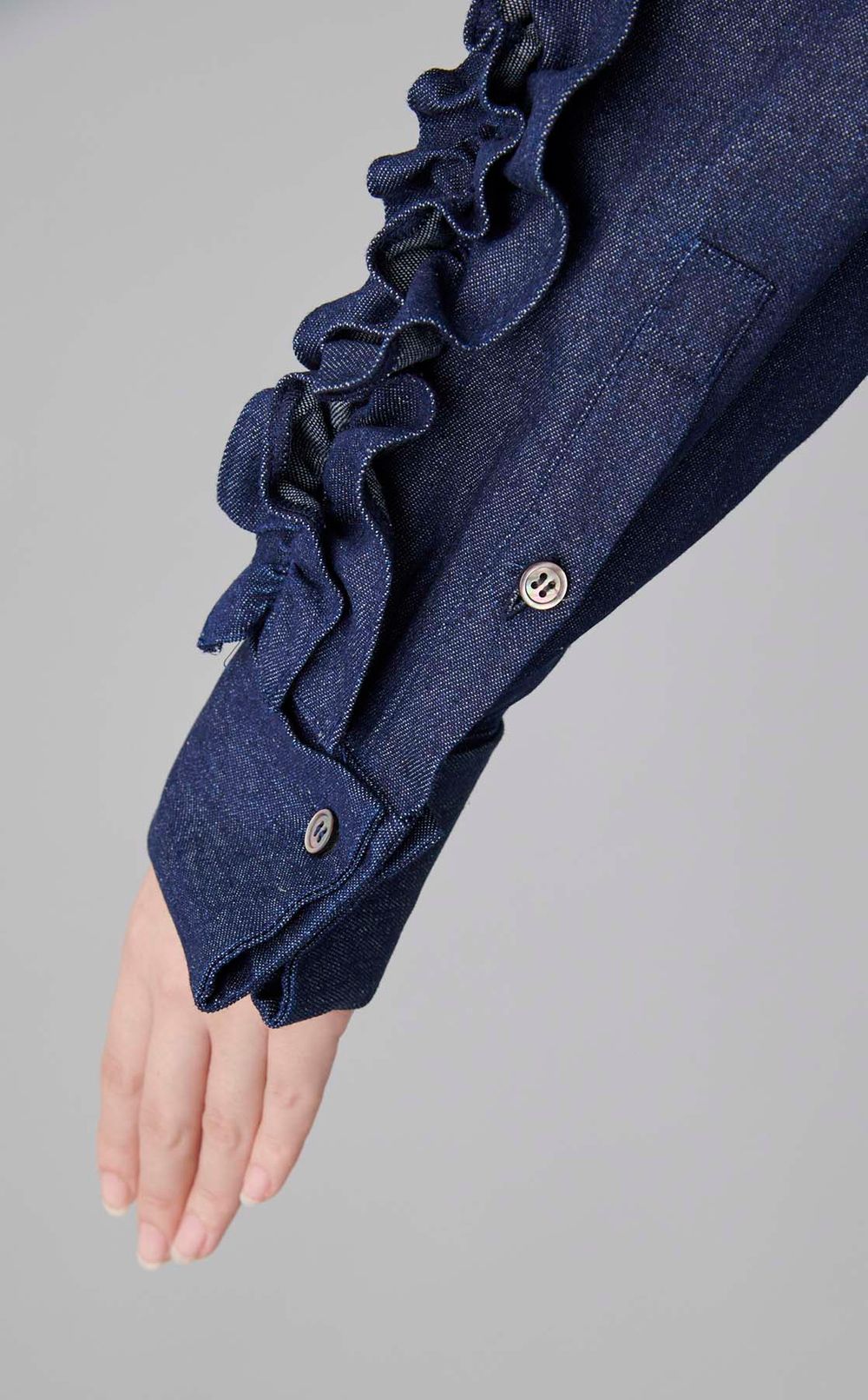 デニムラッフルスリーブシャツ