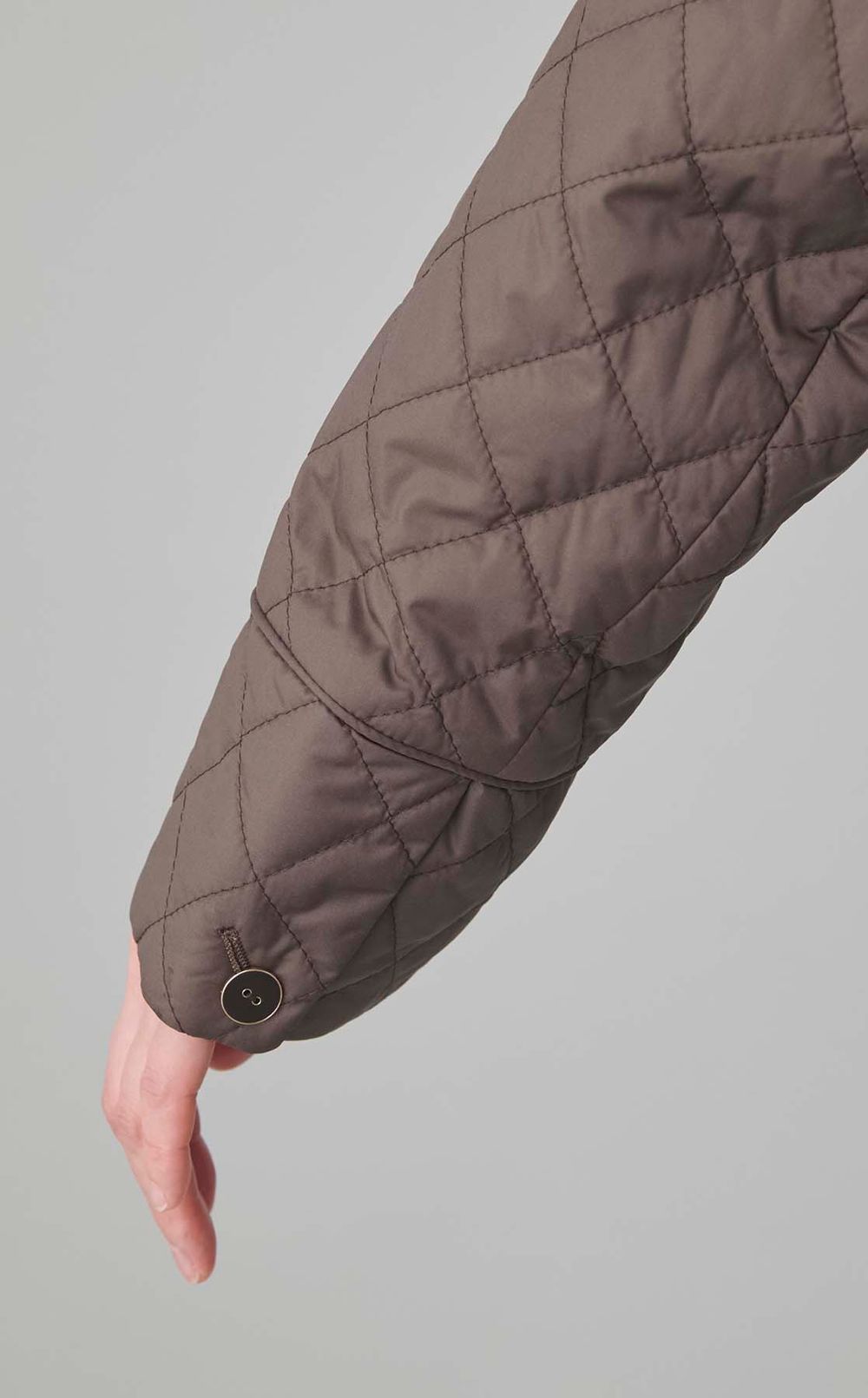 キルティングミディアムフーディコート