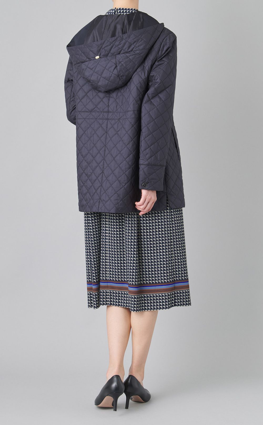 キルティングミディアムフーディコート