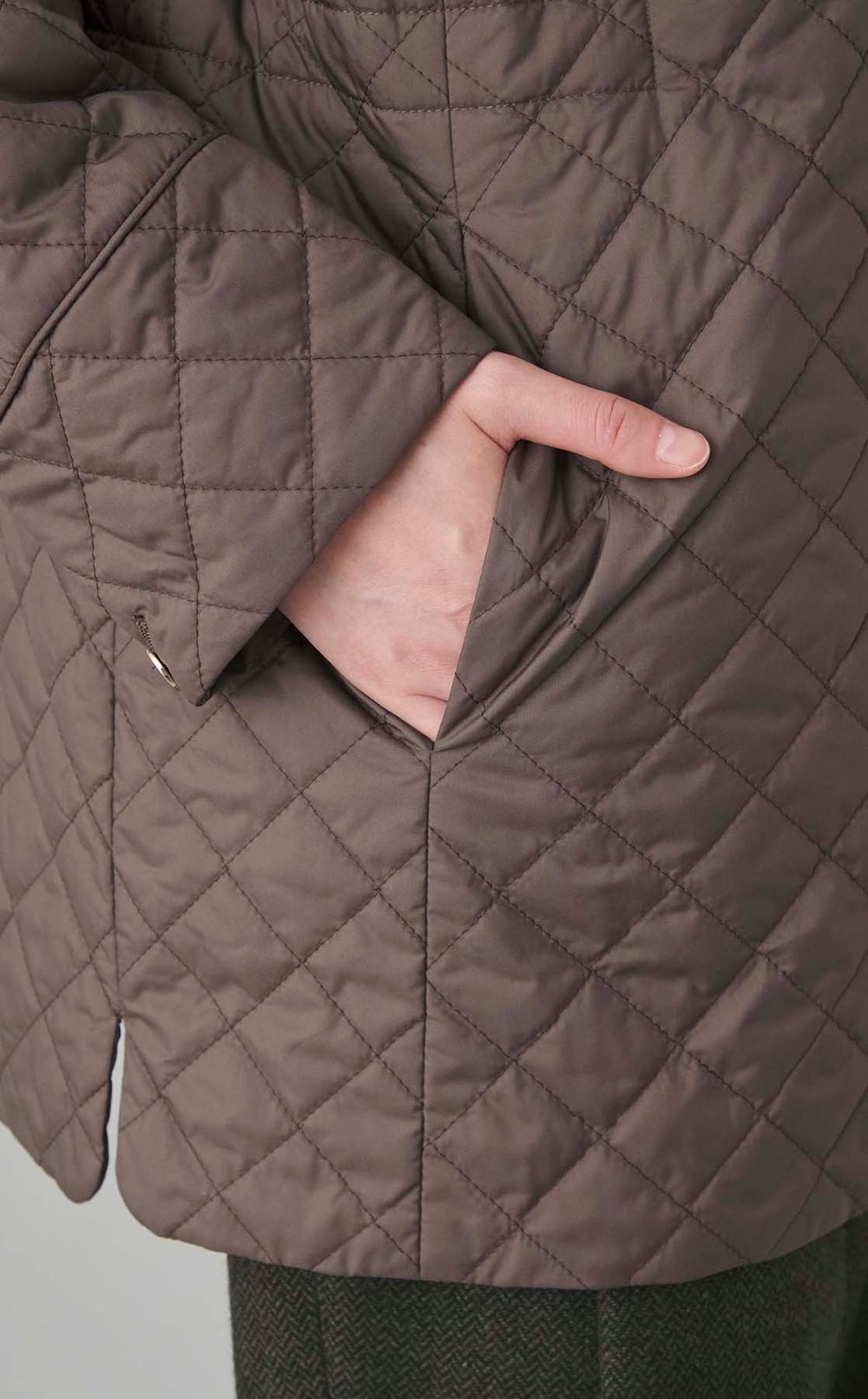 キルティングミディアムフーディコート