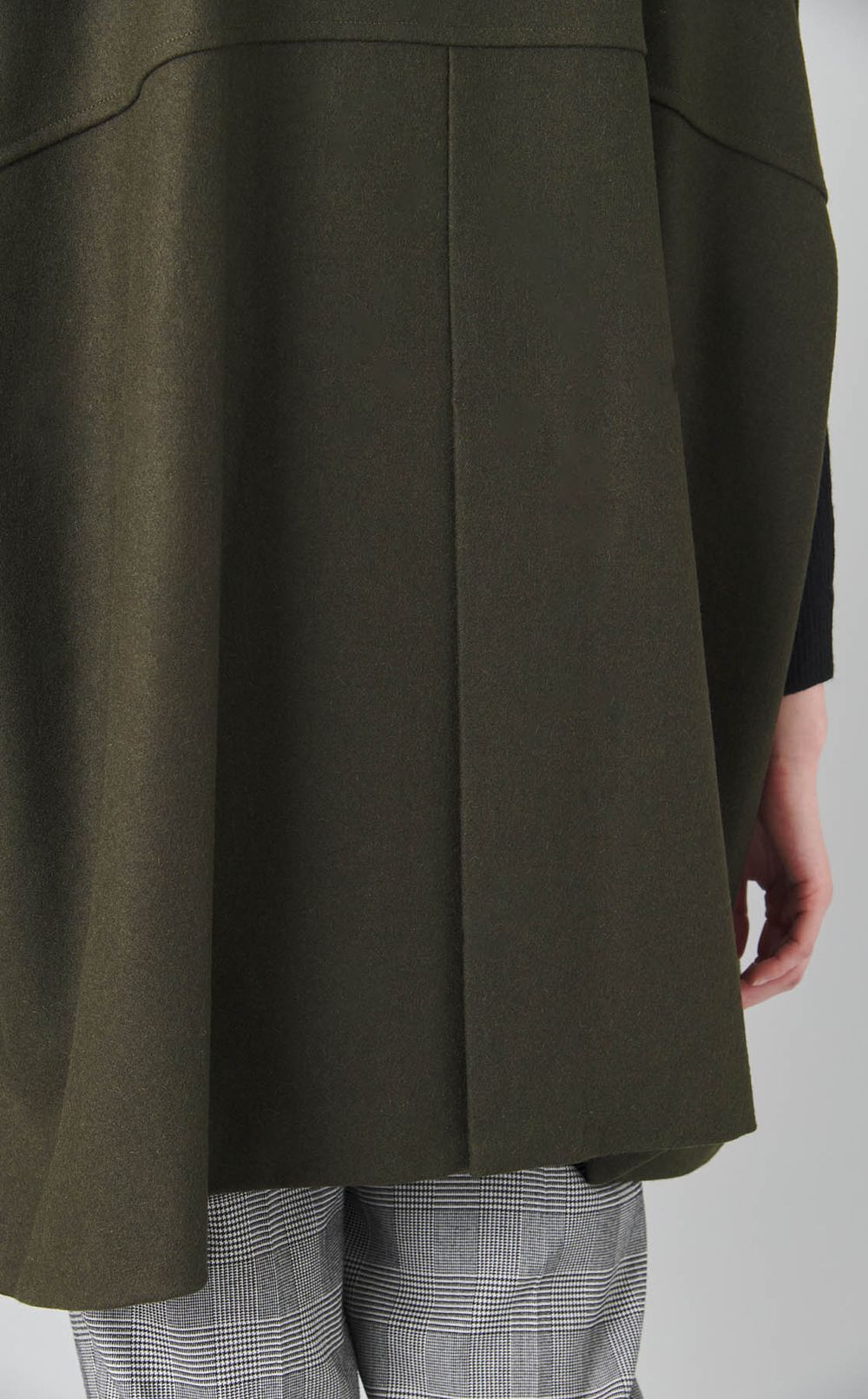 オーバーサイズスリーブレスコート