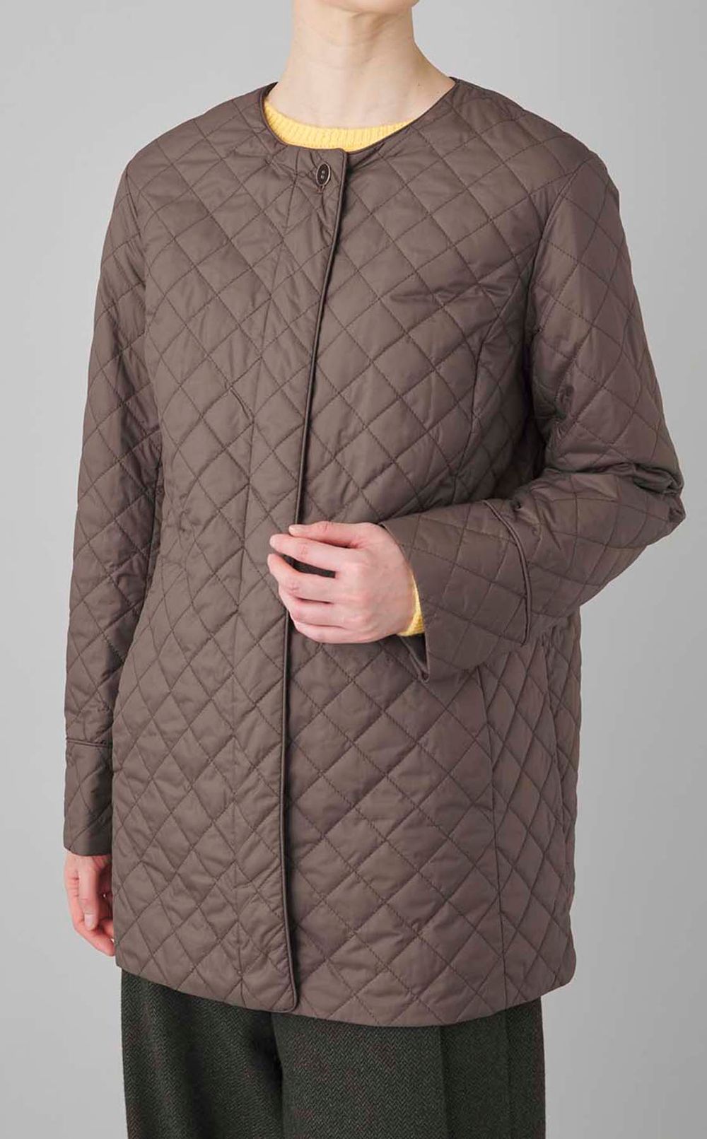 キルティングミディアムフーディコート