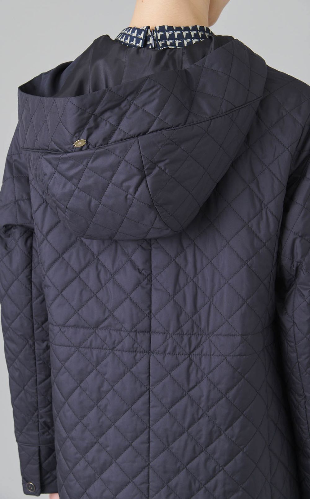 キルティングミディアムフーディコート