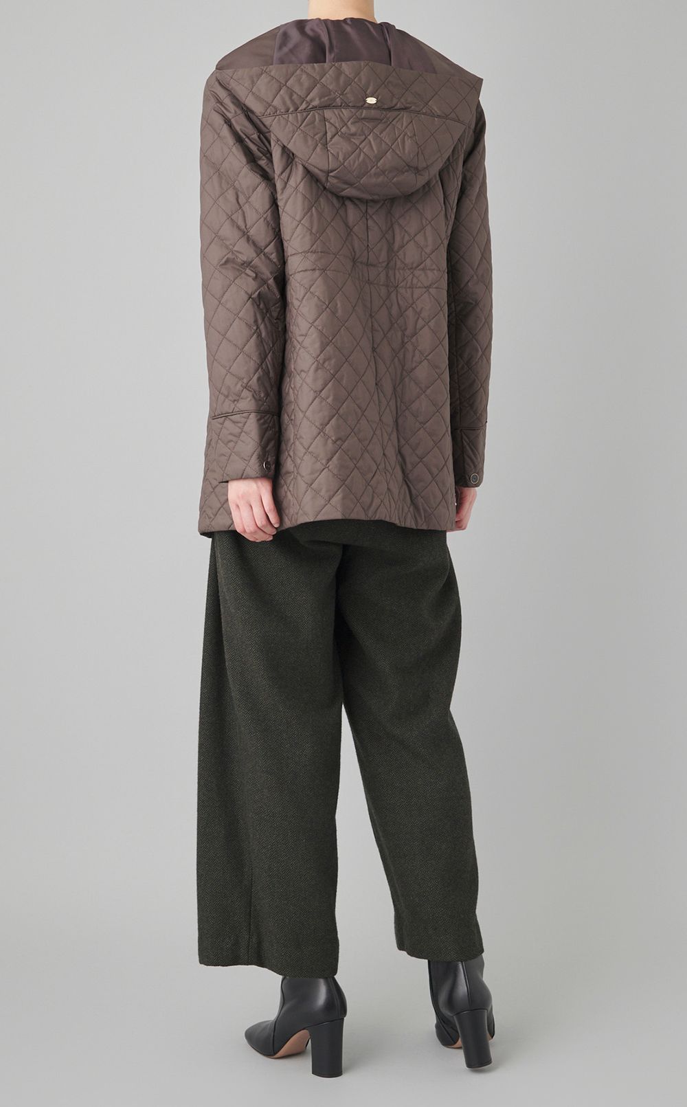 キルティングミディアムフーディコート