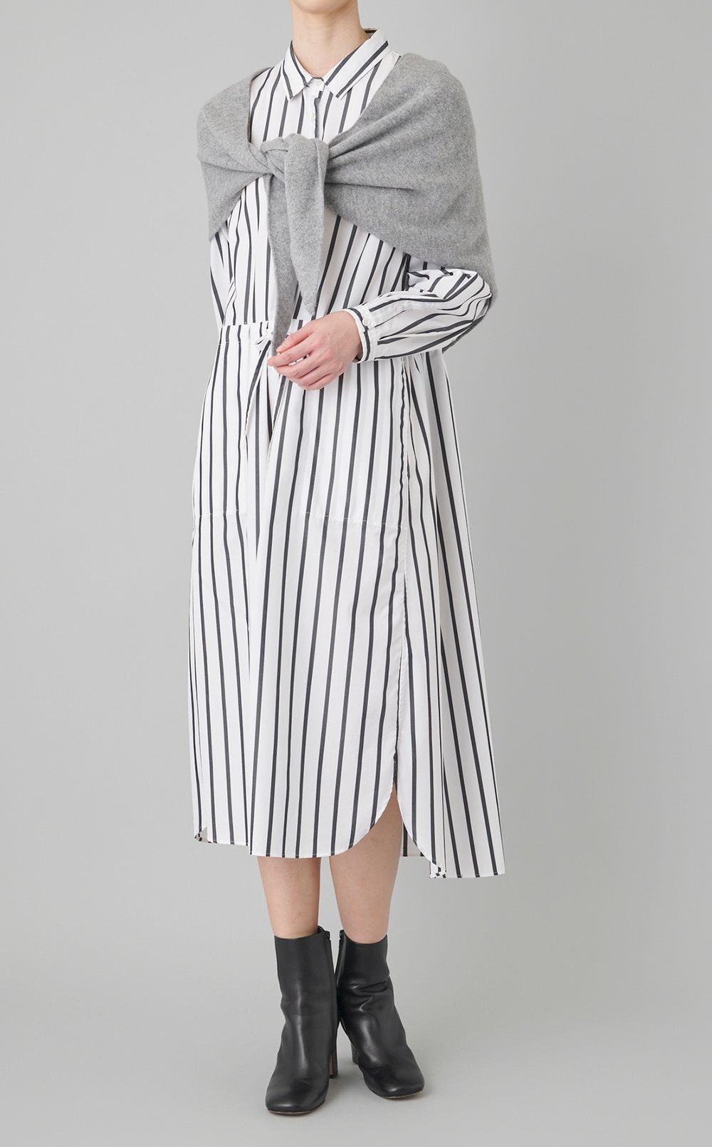 バックタックシャツワンピース