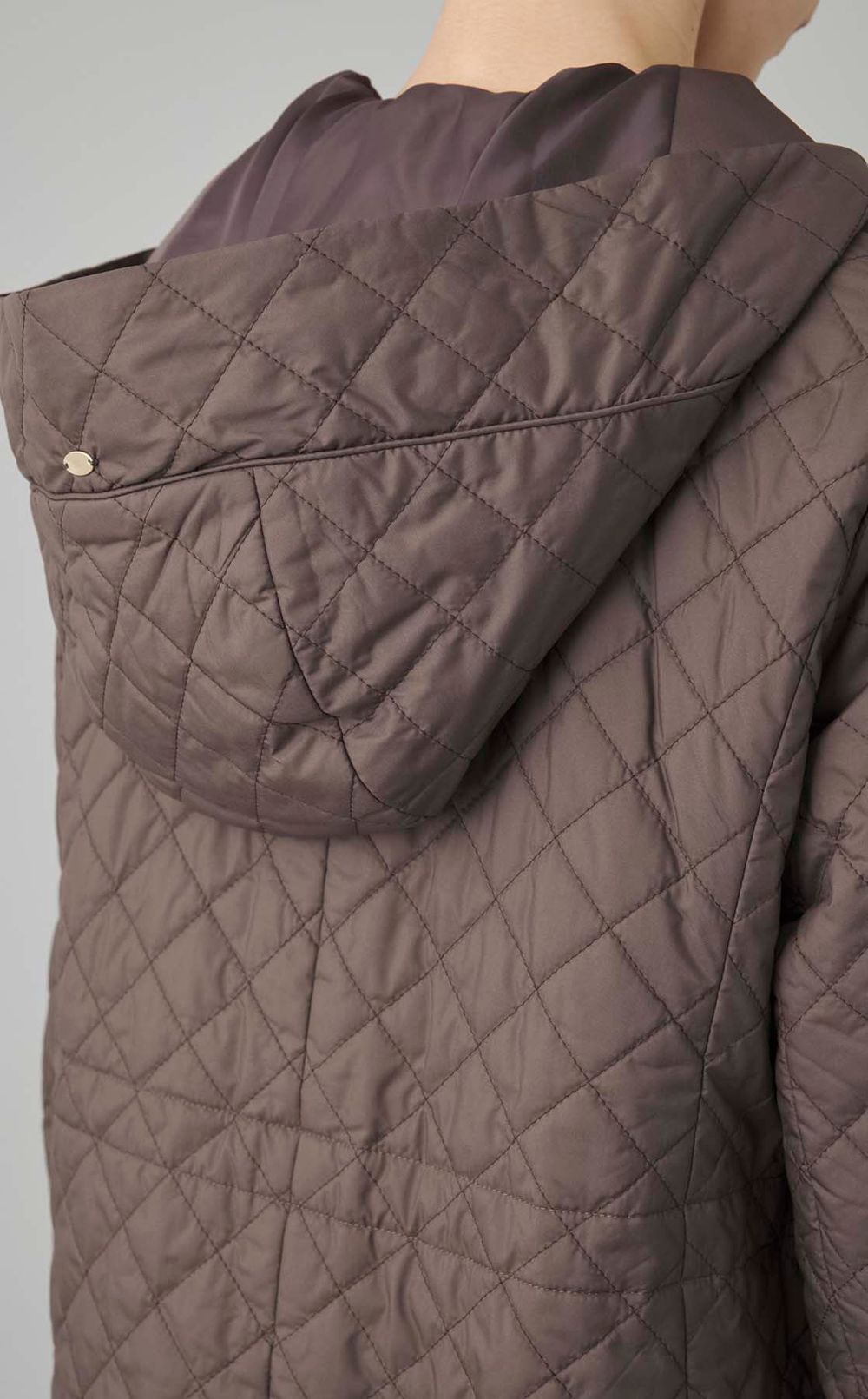 キルティングミディアムフーディコート