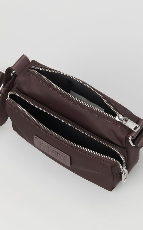 ナイロンクロスボディバッグ