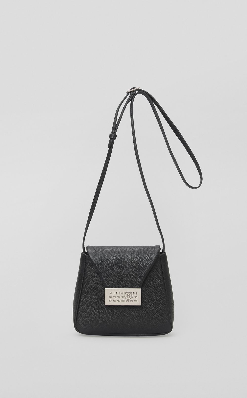 NUMERICクロスボディバック